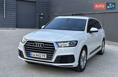 Позашляховик / Кросовер Audi Q7 2017 в 
