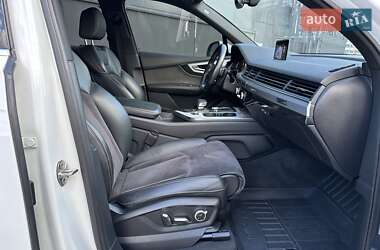 Позашляховик / Кросовер Audi Q7 2017 в 