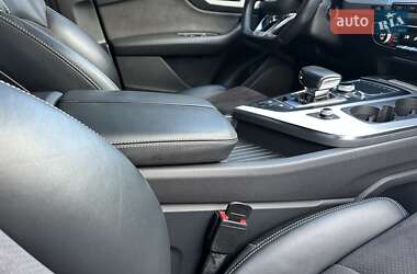 Позашляховик / Кросовер Audi Q7 2017 в 