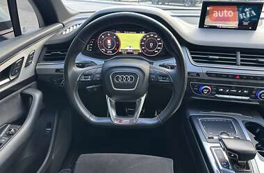 Позашляховик / Кросовер Audi Q7 2017 в 