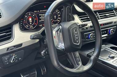 Позашляховик / Кросовер Audi Q7 2017 в 