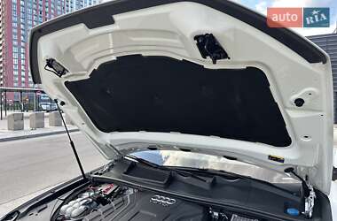 Позашляховик / Кросовер Audi Q7 2017 в 