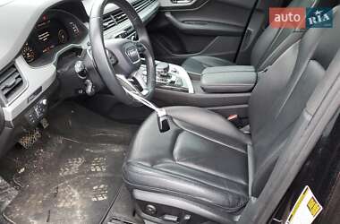 Внедорожник / Кроссовер Audi Q7 2018 в 