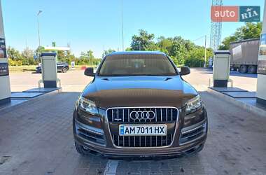 Внедорожник / Кроссовер Audi Q7 2014 в 