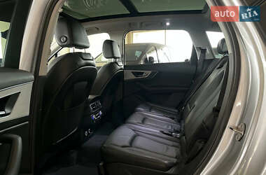Внедорожник / Кроссовер Audi Q7 2017 в 