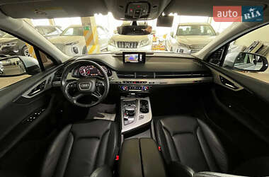 Внедорожник / Кроссовер Audi Q7 2017 в 