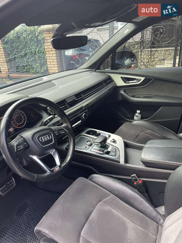Внедорожник / Кроссовер Audi Q7 2016 в Дрогобыче