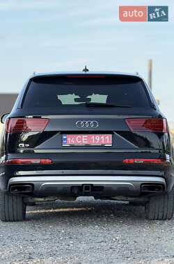 Внедорожник / Кроссовер Audi Q7 2018 в 