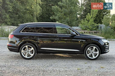 Внедорожник / Кроссовер Audi Q7 2018 в 