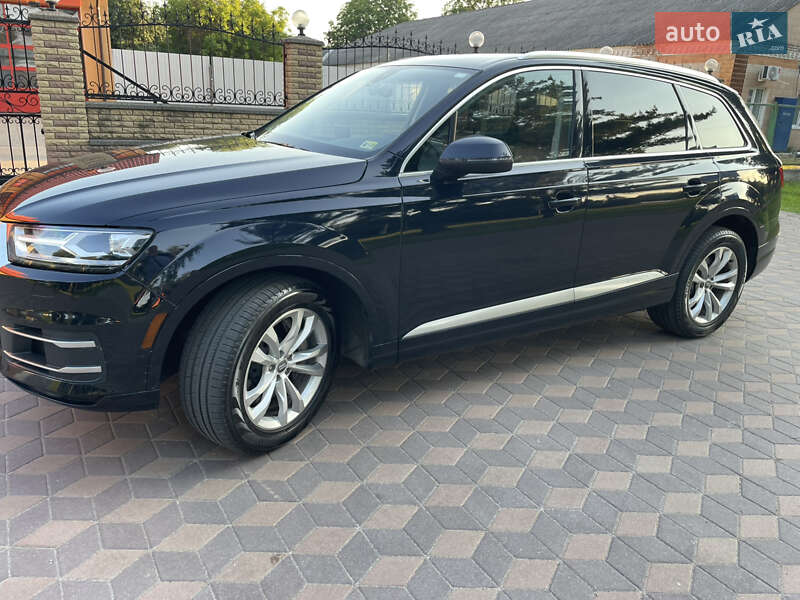 Внедорожник / Кроссовер Audi Q7 2016 в Лубнах