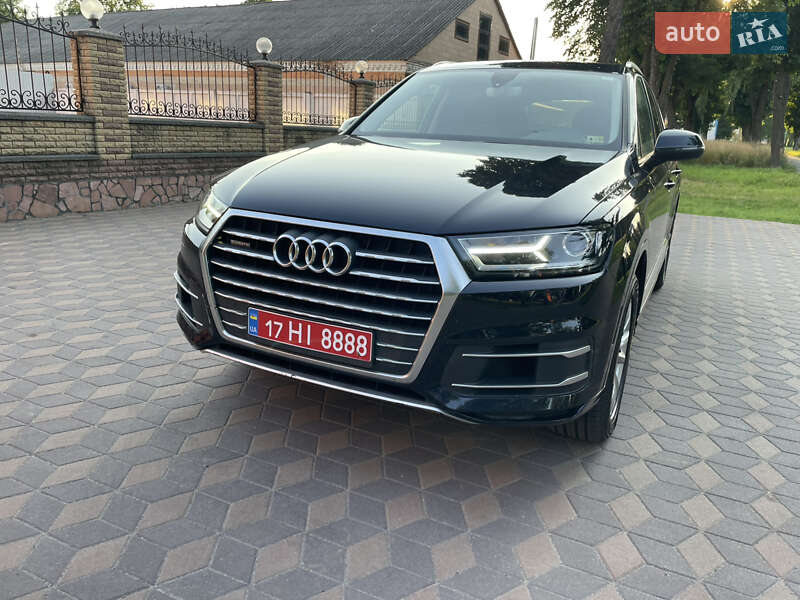 Внедорожник / Кроссовер Audi Q7 2016 в Лубнах