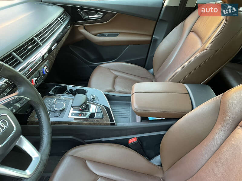 Внедорожник / Кроссовер Audi Q7 2016 в Лубнах
