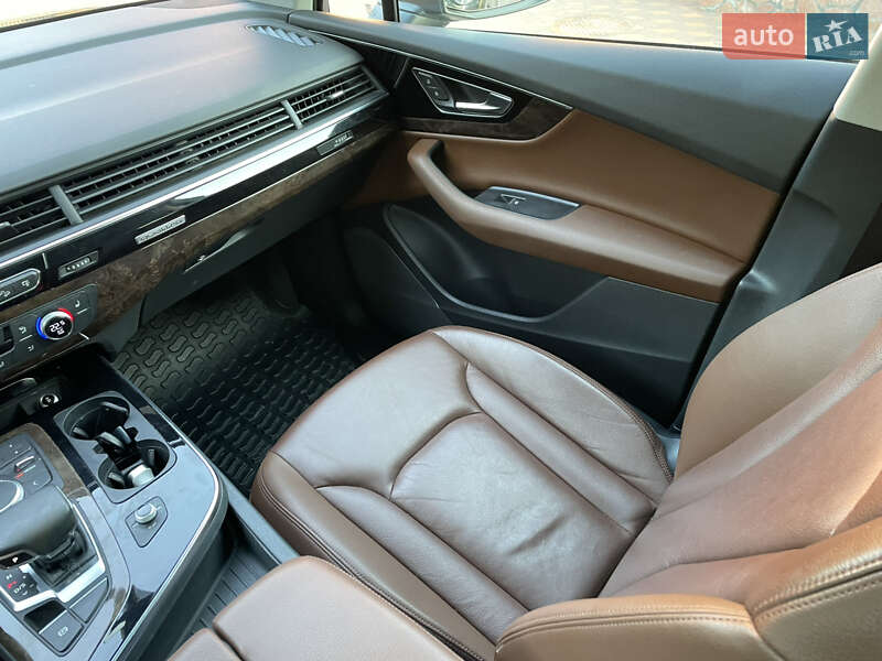 Внедорожник / Кроссовер Audi Q7 2016 в Лубнах