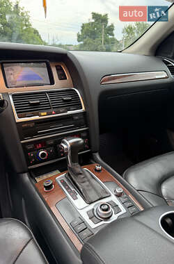 Позашляховик / Кросовер Audi Q7 2013 в 