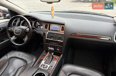 Позашляховик / Кросовер Audi Q7 2013 в 