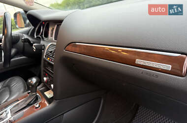 Позашляховик / Кросовер Audi Q7 2013 в 