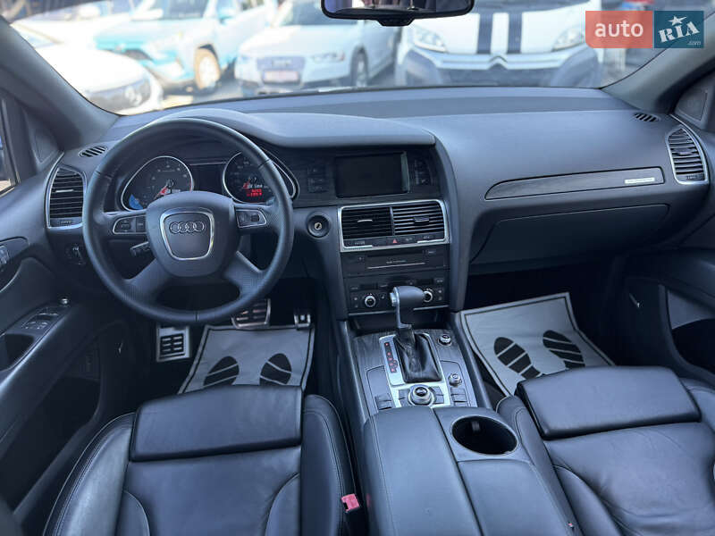 Позашляховик / Кросовер Audi Q7 2010 в Львові