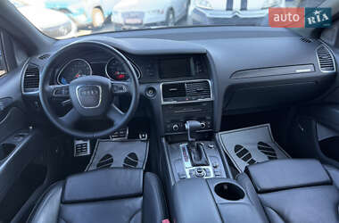 Внедорожник / Кроссовер Audi Q7 2010 в 