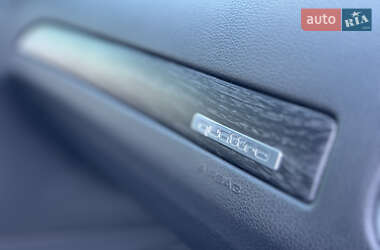 Внедорожник / Кроссовер Audi Q7 2010 в 