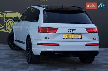 Внедорожник / Кроссовер Audi Q7 2017 в 
