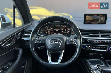 Внедорожник / Кроссовер Audi Q7 2017 в 