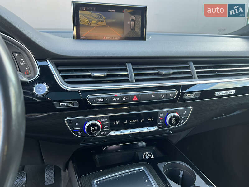 Позашляховик / Кросовер Audi Q7 2017 в Києві