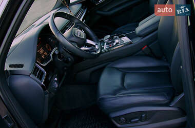 Внедорожник / Кроссовер Audi Q7 2018 в 