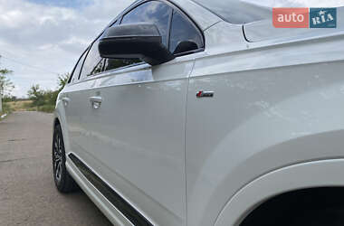 Внедорожник / Кроссовер Audi Q7 2017 в 