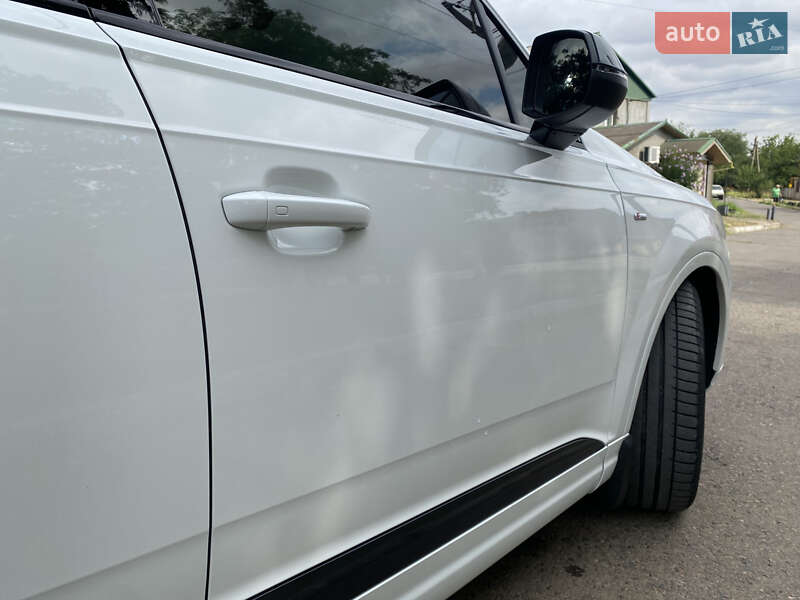Внедорожник / Кроссовер Audi Q7 2017 в Одессе
