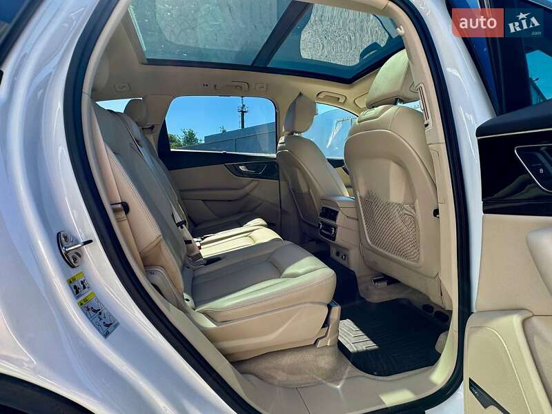 Внедорожник / Кроссовер Audi Q7 2017 в Львове