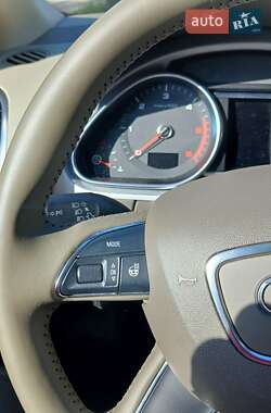 Внедорожник / Кроссовер Audi Q7 2012 в 