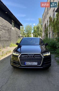 Внедорожник / Кроссовер Audi Q7 2015 в 
