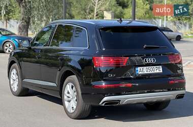 Позашляховик / Кросовер Audi Q7 2016 в 