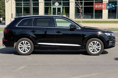 Позашляховик / Кросовер Audi Q7 2016 в 