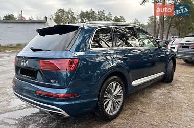 Внедорожник / Кроссовер Audi Q7 2017 в 