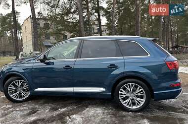 Внедорожник / Кроссовер Audi Q7 2017 в 
