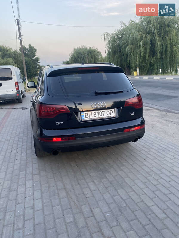 Внедорожник / Кроссовер Audi Q7 2006 в Тростянце
