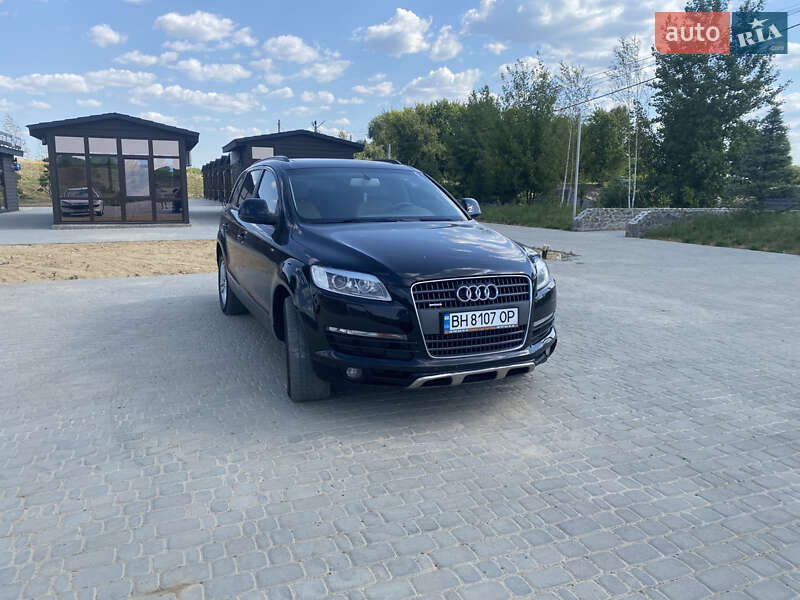 Внедорожник / Кроссовер Audi Q7 2006 в Тростянце