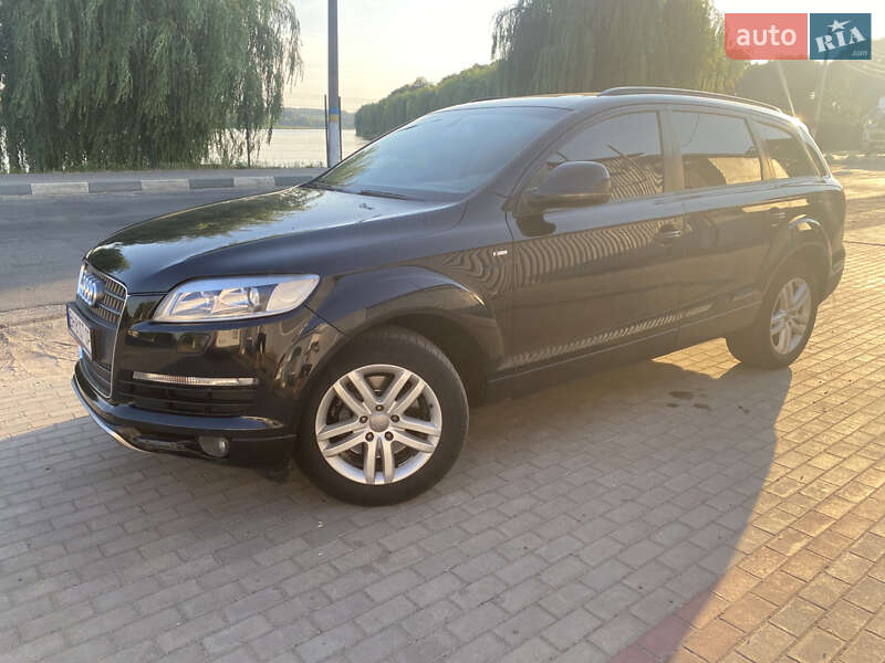 Внедорожник / Кроссовер Audi Q7 2006 в Тростянце
