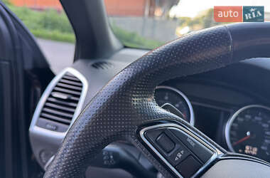 Внедорожник / Кроссовер Audi Q7 2015 в 