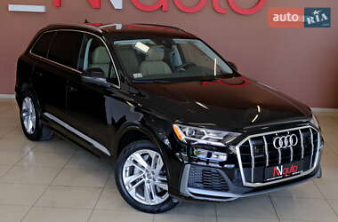 Внедорожник / Кроссовер Audi Q7 2021 в 