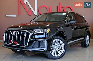Внедорожник / Кроссовер Audi Q7 2021 в 