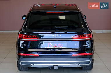 Внедорожник / Кроссовер Audi Q7 2021 в 