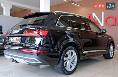 Внедорожник / Кроссовер Audi Q7 2021 в 