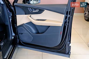 Внедорожник / Кроссовер Audi Q7 2021 в 