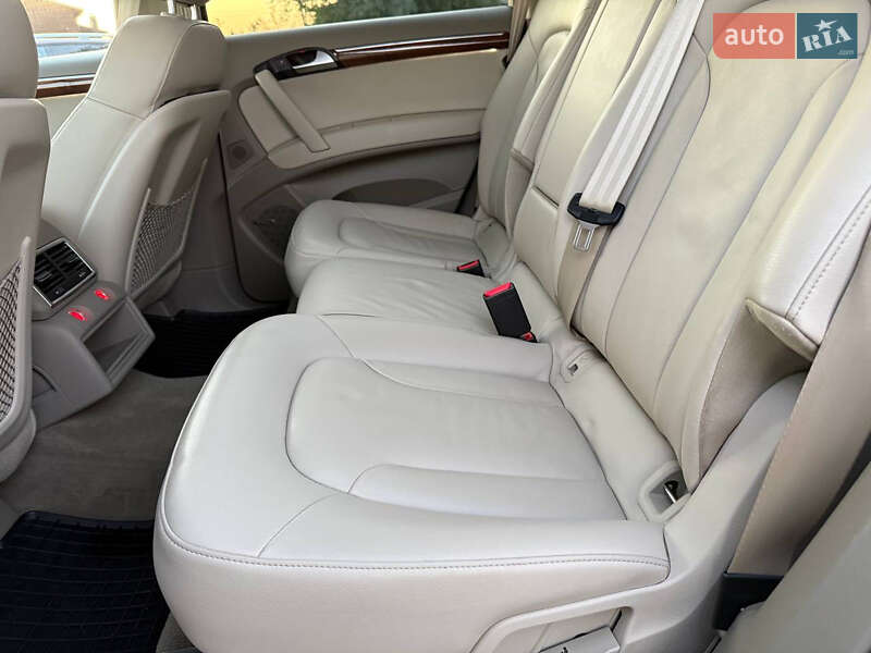 Внедорожник / Кроссовер Audi Q7 2015 в Коломые