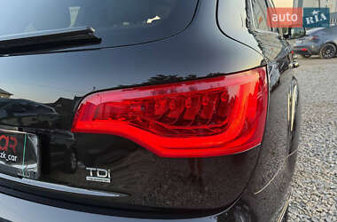 Внедорожник / Кроссовер Audi Q7 2015 в 