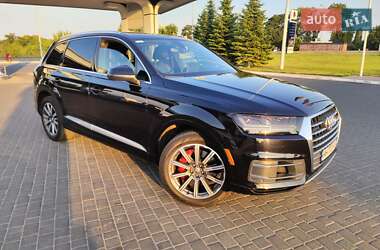 Внедорожник / Кроссовер Audi Q7 2016 в 