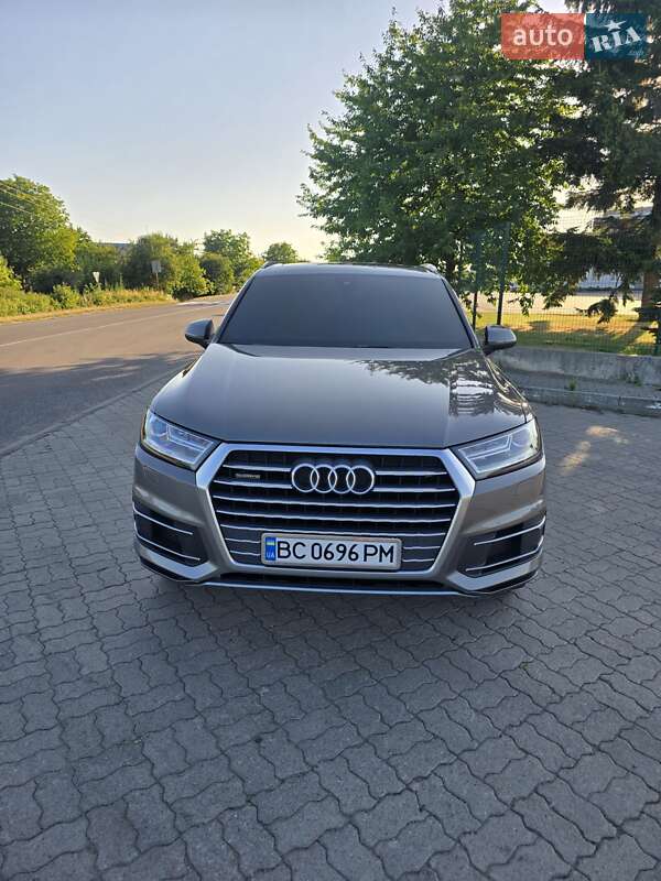 Внедорожник / Кроссовер Audi Q7 2017 в Яворове
