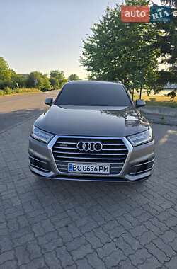 Внедорожник / Кроссовер Audi Q7 2017 в 